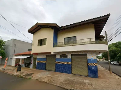 Imóvel misto com 65m² construídos