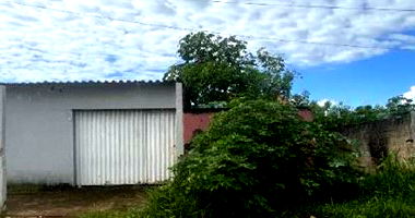 Casa residencial com 2 quartos e 1 banheiro, área construída de 61.87m², desocupada