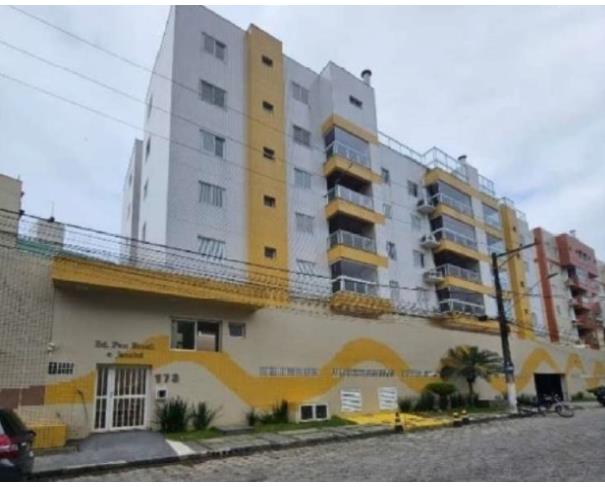Cobertura com 3 vagas e 103m² em Ubatuba