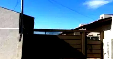 Casa em leilão com 2 quartos e 1 banheiro