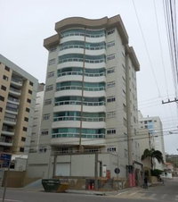 Apartamento com 2 quartos, 1 banheiro e vaga de garagem em Laguna