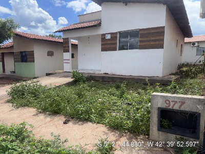 Casa com 2 quartos, 1 banheiro e 58,5 m²