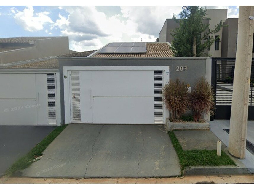 Casa com 3 quartos, 2 banheiros, 1 vaga, 135m² construída, imóvel