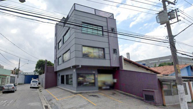 Prédio Comercial 240m² com terreno de 126m² - 8ª Vara Cível