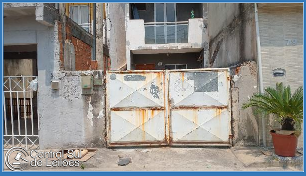 Casa em Belford Roxo com 78,61m² de terreno