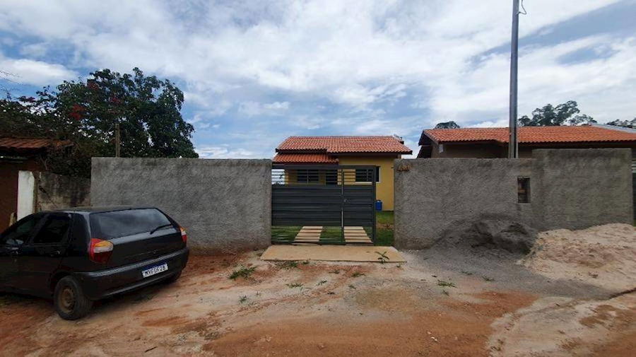 Casa padrão com 2 quartos, 2 banheiros, 1 vaga, 85m² construída