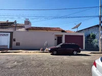 Casa ocupada com 3 quartos, 1 banheiro e 125,17 m²