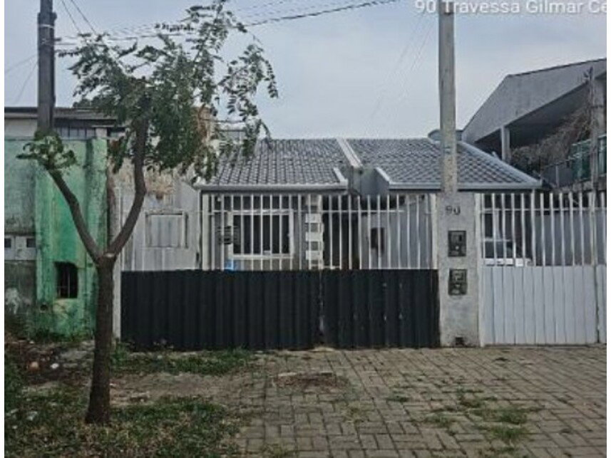 Casa em leilão com 1 quarto e 1 banheiro em Tatuquara