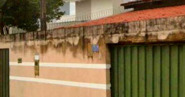 Casa com 7 cômodos, 2 banheiros, 155m² construída, terreno 371m²