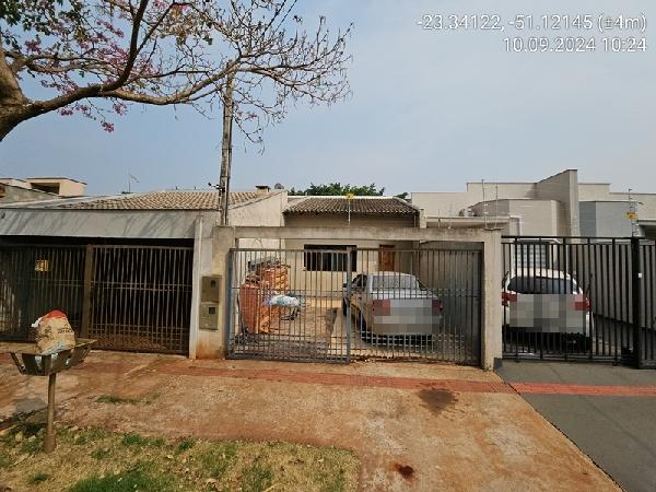 Casa com 2 Quartos e 1 Vaga em Jardim Pequena Londres