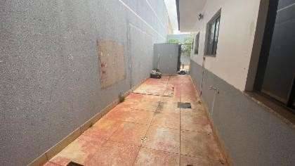 Casa ocupada com 311m² construída em terreno de 392m²