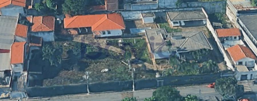 Amplo terreno industrial com poço artesiano