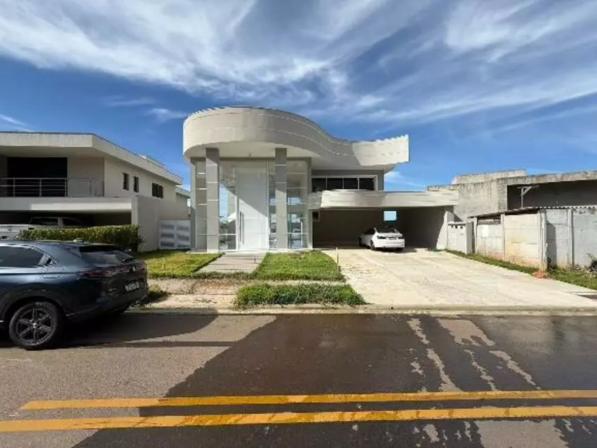 Casa em Leilão com 516m² Construída em Goiânia
