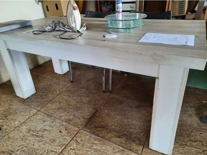 Mesa de MDF para Sala de Estar em Bom Estado