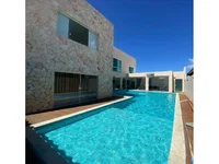 Casa de 272,90m² em condomínio, ocupada