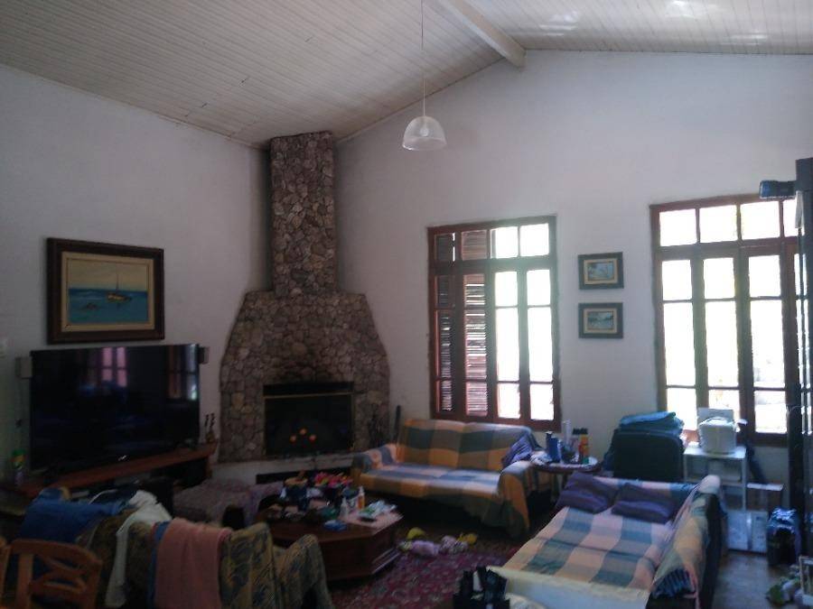 Casa com 142m², 3 quartos, 2 banheiros, ocupada