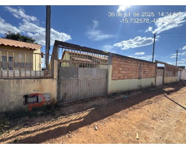 Casa em Águas Lindas de Goiás com 2 quartos e 58,81m²