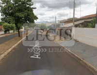 Imóvel Residencial com 3 casas e 495 m²