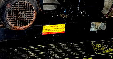 Compressor de Ar Profissional V8 15/200 NR-13