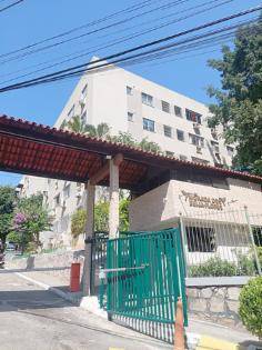 Apartamento com 58m² na Estrada do Capenha