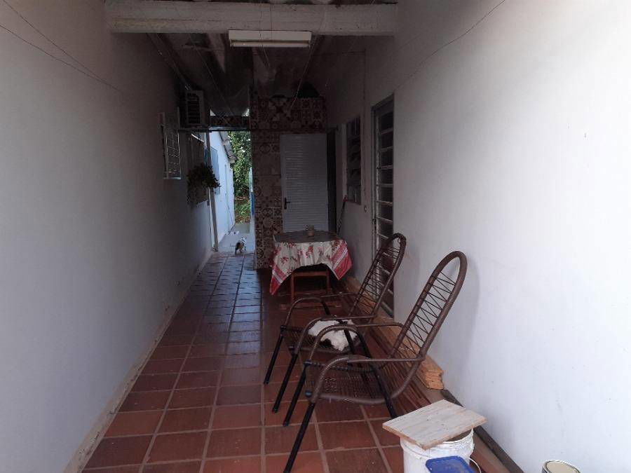 Casa com 3 quartos, 2 banheiros, 1 vaga, 151m² construída, ocupada