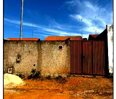 Casa com 51,12m² área privativa e terreno de 180m², sem quartos e banheiros