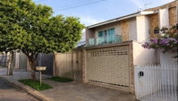 Casa padrão com 3 quartos e 4 banheiros em Marialva - PR