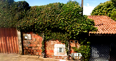 Casa 4 quartos, 2 banheiros, 2 vagas, 300m² terreno, ocupada