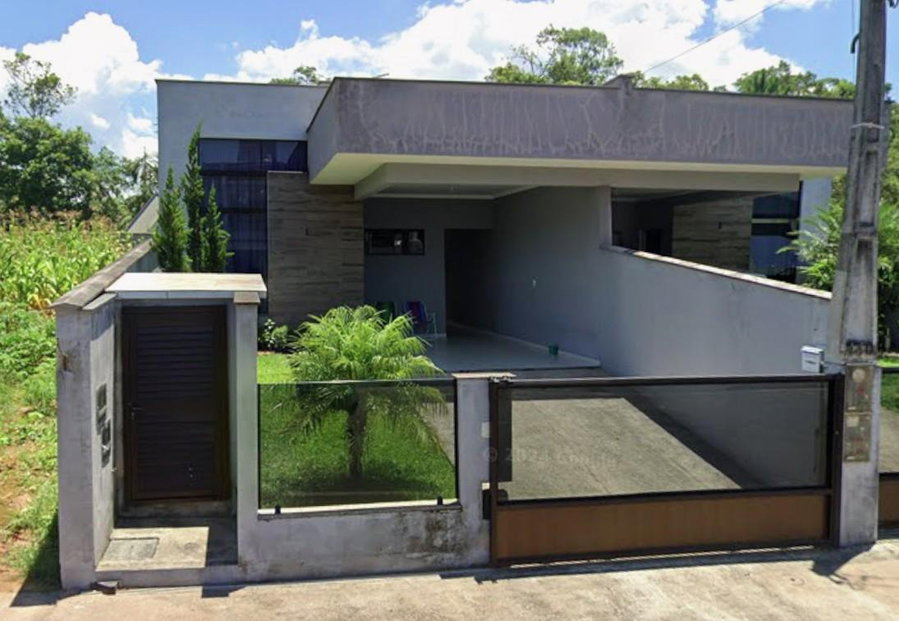 Casa com 175m², 2 quartos, 1 banheiro, ocupada