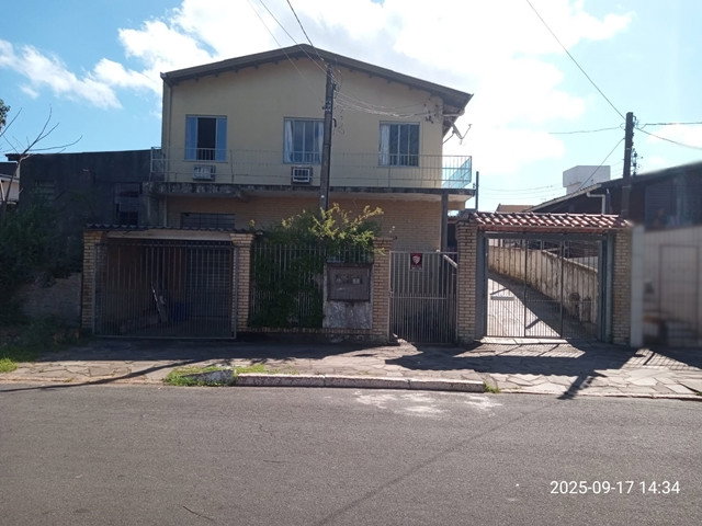 Casa com terreno de 363m² em Canoas/RS