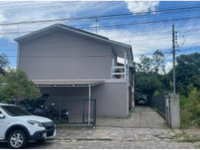 Casa com 70,90m², ocupada, em condomínio residencial