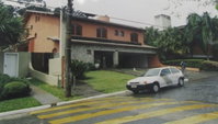 Casa em Condomínio com Domínio Útil - 652 m²