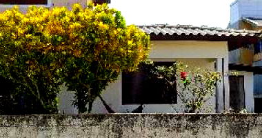 Casa 120m² com 3 quartos, 2 salas e 2 cozinhas, terreno 300m²