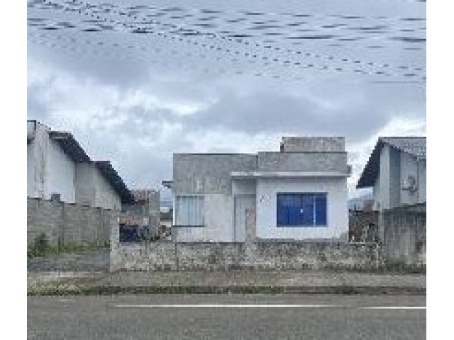 Casa com 34,3m² e terreno de 319,07m² em Jaraguá do Sul/SC