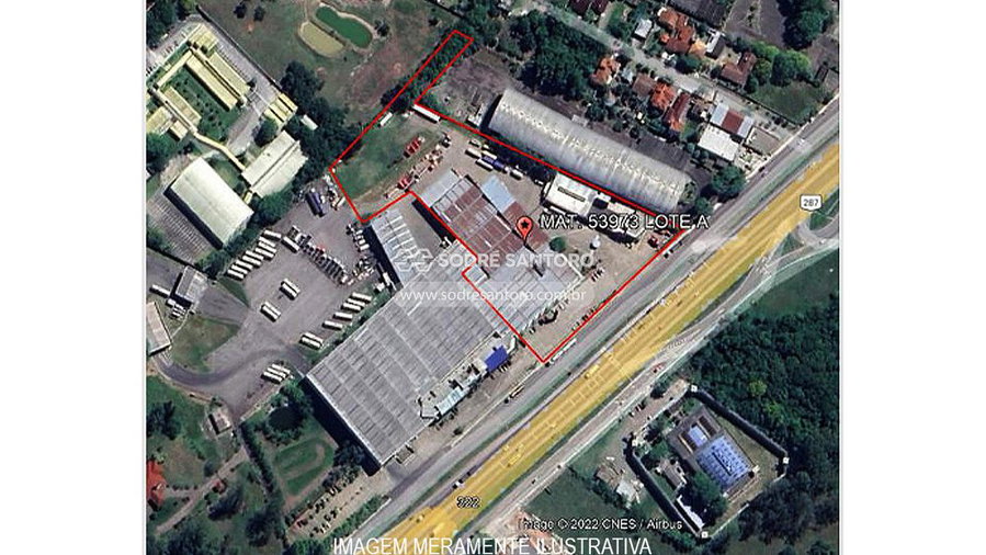 Galpão comercial com 3.422,11m² de área construída