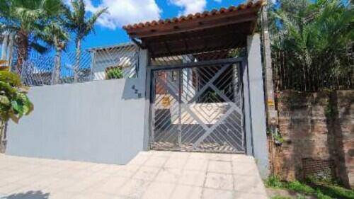 Casa com 2 quartos, 1 banheiro e 1 vaga de garagem, ocupada