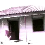 Fração de Terras em Monte Bonito com Prédio de Alvenaria