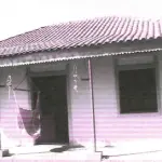 Fração de Terras em Monte Bonito com Prédio de Alvenaria