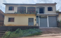 Terreno com benfeitorias e duas residências