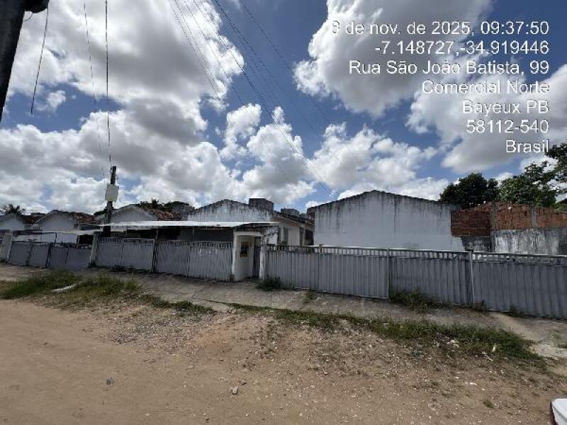 Casa com 2 quartos, 2 banheiros e 1 vaga de garagem