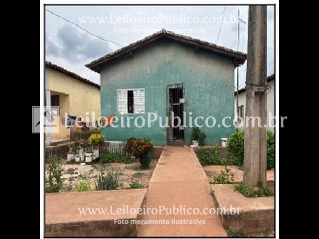Casa com 2 Quartos e 1 Vaga em Demerval Lobão