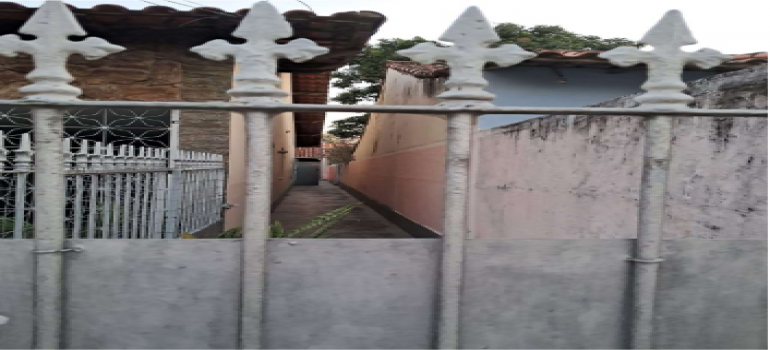 Terreno com 2 casas em Araruama, 500m², avaliado R$400.000