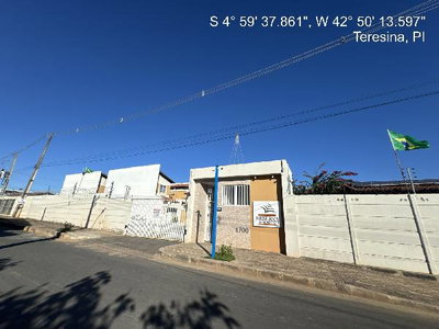 Casa com 2 quartos, 1 vaga e 60,86 m²