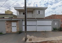 Casa com 4 quartos em Alfenas-MG