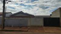 Casa 3 quartos, 2 banheiros, 211m², ocupada