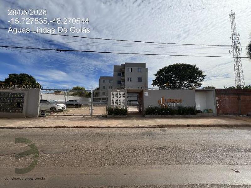 Apartamento 2 Quartos com Varanda e Vaga de Garagem