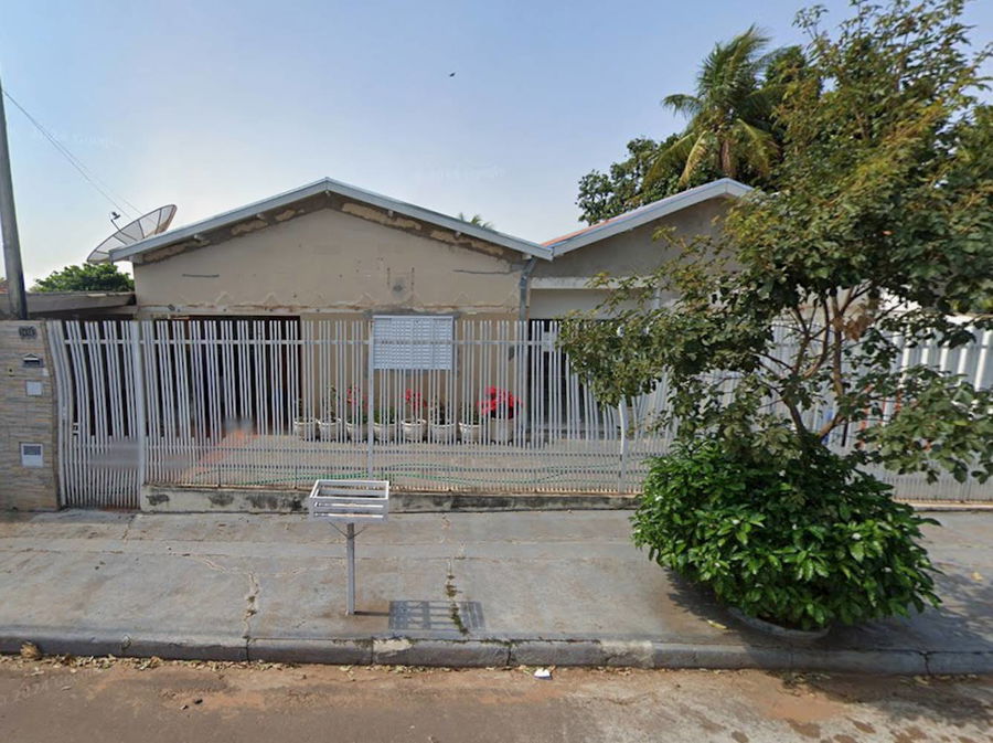 Casa padrão com 3 quartos, 2 banheiros, 1 vaga, 151m² construída, ocupada