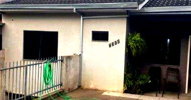 Casa ocupada com 176 m² construídos, ideal para reformas