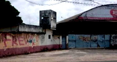 Prédio Comercial com Terreno Amplo em Recife