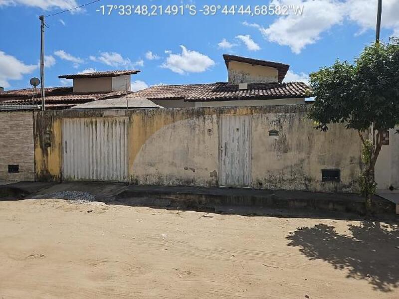 Casa com 2 Quartos e 2 Banheiros em Teixeira de Freitas